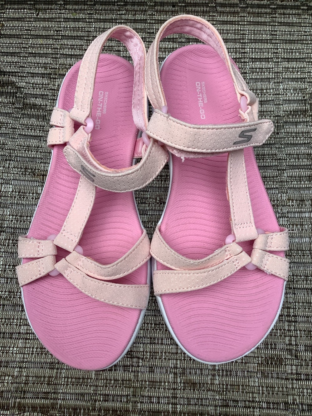 EUC Skechers On the Go Strappy Pink Sandals Hook Loop 4